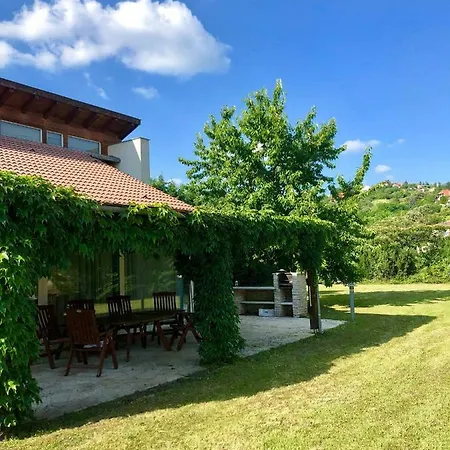 Tatil Evi Megyeri-Ueroegi Lak Peçuy